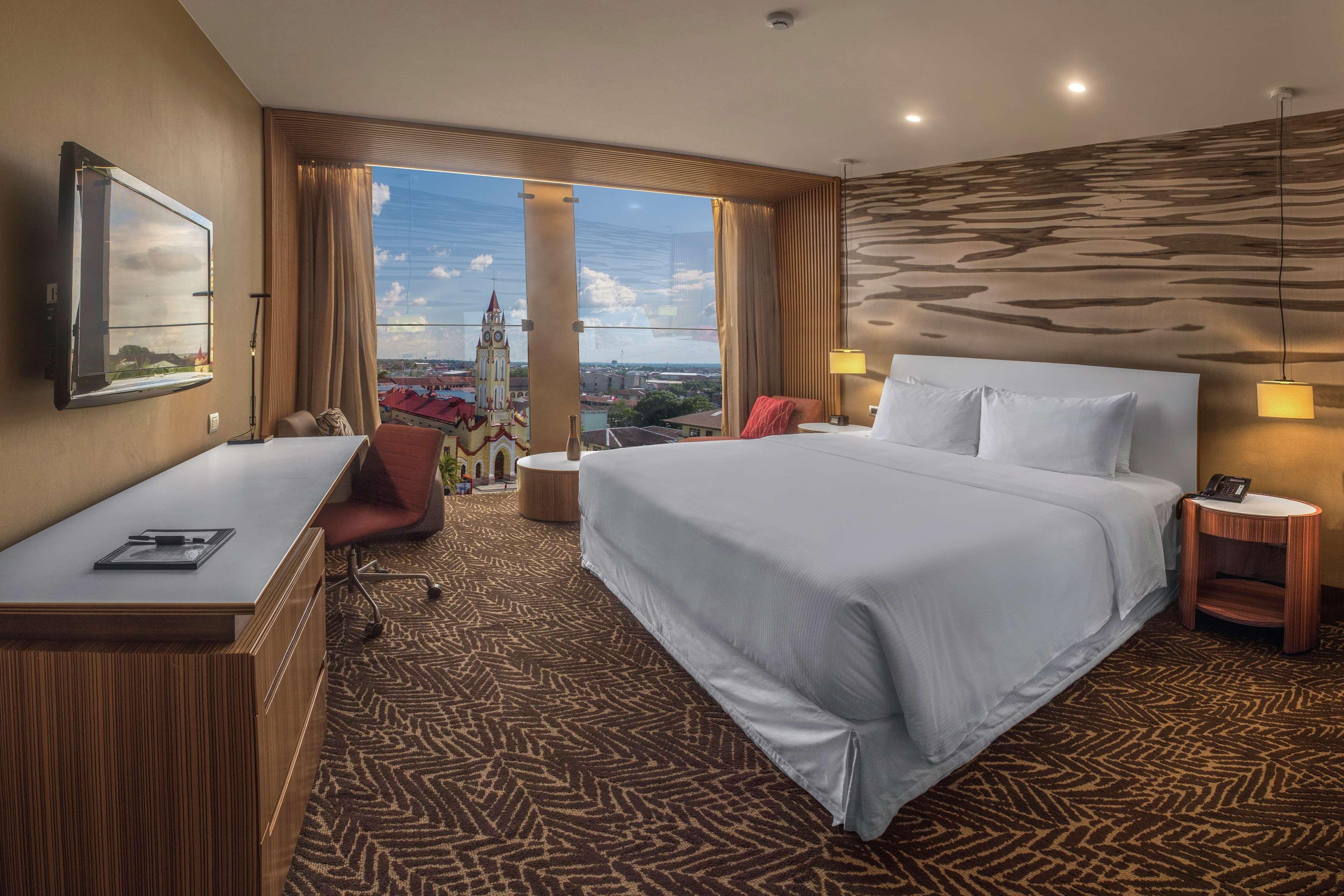 Doubletree By Hilton Iquitos Hotell Eksteriør bilde